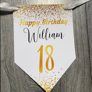 Geburtstagsbanner mit Glitzereffekt Jeder Name und Alter 18th 21st WEITERE FARBEN ERHÄLTLICH Look innen