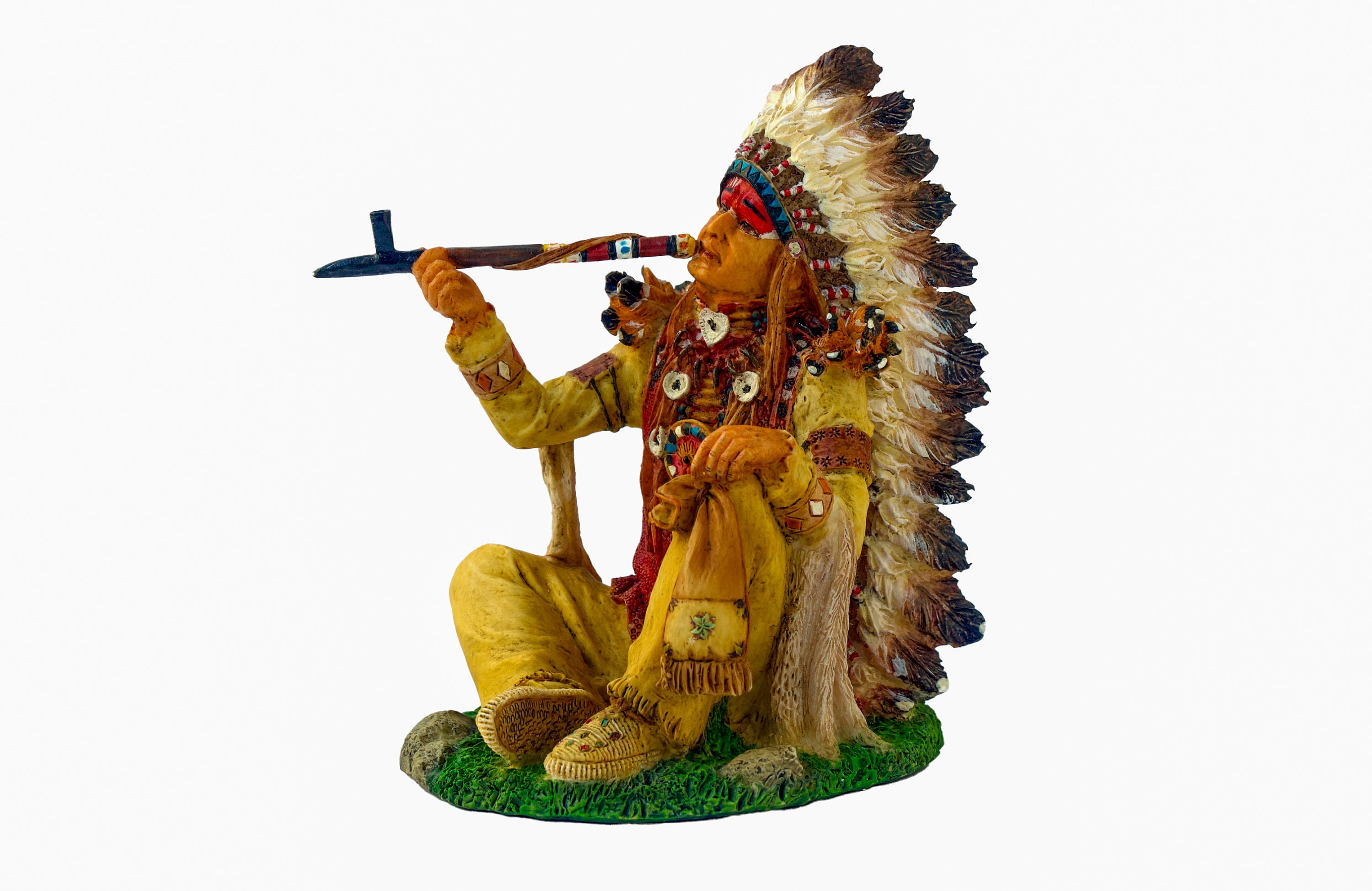 ネイティブアメリカンのインディアン酋長が平和のパイプを吸う像