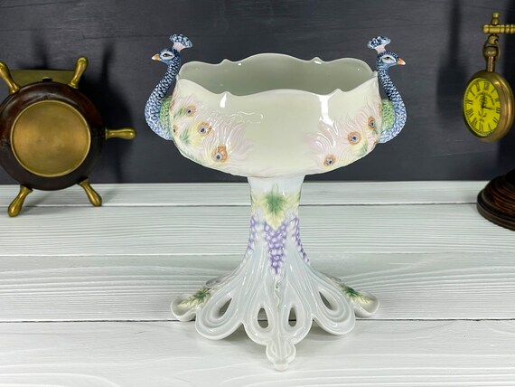 装飾的なボウル 孔雀模様 装飾的なボウル 孔雀模様