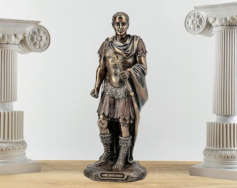 Estatua de Cayo Julio César, gobernante romano, escultura general
