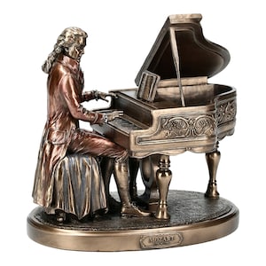 Wolfgang Amadeus Mozart Statue, Renowned Composer of Classical Music Mozart Sculpture