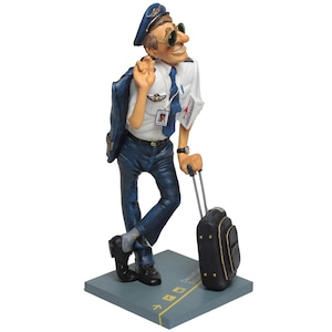 Returning Pilot from Flight Statue, Pilot Figurine, Pilot Decor, Gift for Pilot Friends