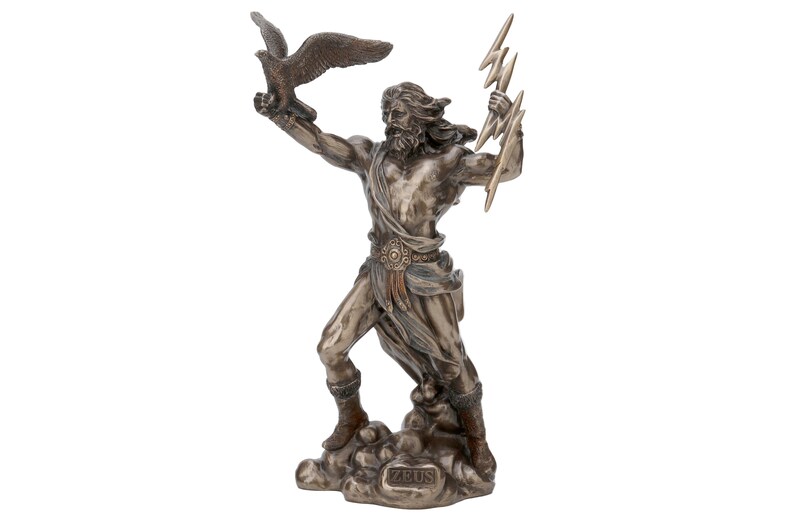 K&ouml;nnte beinhalten: Bronze-Statue von Zeus, dem griechischen Gott des Himmels und des Donners, der in seiner rechten Hand einen Blitz h&auml;lt und in seiner linken Hand einen Adler. Die Statue steht auf einem Wolkensockel und tr&auml;gt die Inschrift "Zeus" auf dem Sockel.