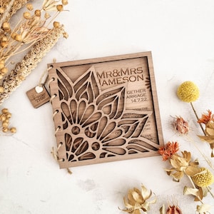 de mariage en bois personnalisée | Souvenir de jeunes mariés | Cadeau de mariage | Fiançailles | DANS LE MONDE ENTIER