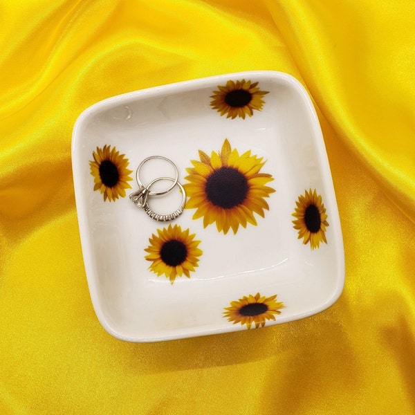 Sunflower Ring Dish - Ring Tray - Trinket Dish - Jewelry Ring Dish Tray - Gift for Her - Mother's Day - Sweet 16 - Bridesmaid Proposal