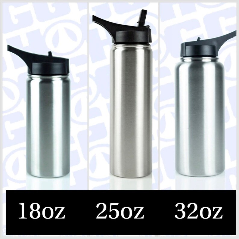 Puede incluir: Tres botellas de agua de acero inoxidable con tapas negras y pajitas abatibles. Las botellas est&aacute;n etiquetadas con capacidades de 18oz, 25oz y 32oz. Cada botella presenta un cuerpo met&aacute;lico cil&iacute;ndrico y una tapa de pl&aacute;stico negra a juego.