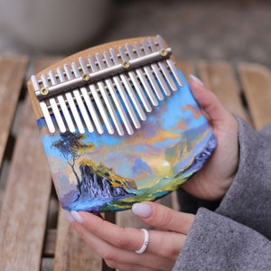 Handpainted kalimba instrument, oak wood kalimba, gifts for musicians, painted kalimba, 17 key kalimba, thumb piano