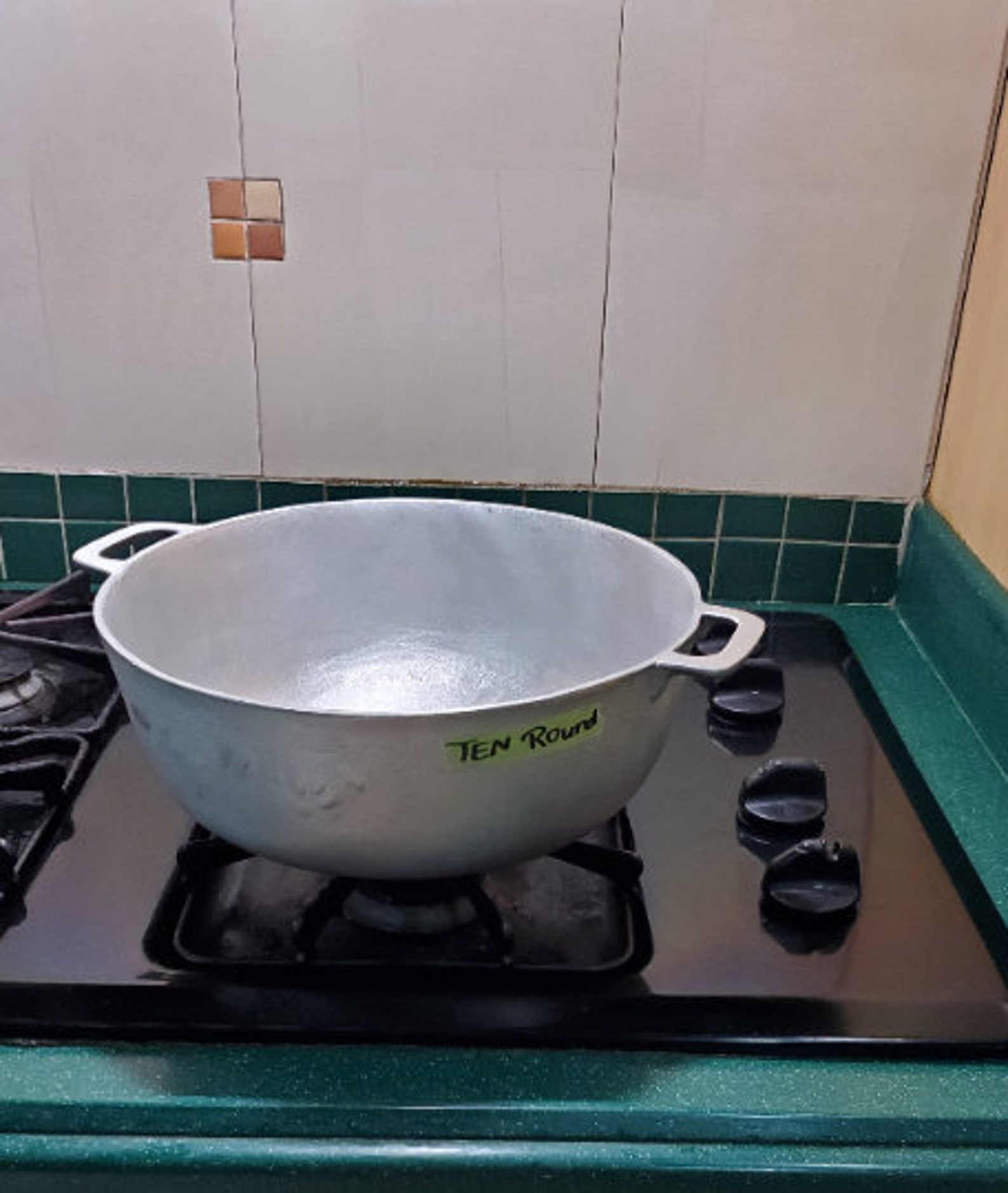 Jamaican Dutch Pots, Jamaican Dutchie Pot, Jamaican Fryer Pot. Jamaican