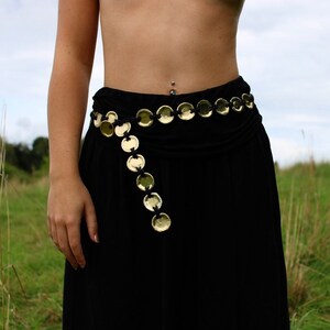 Ceinture Rùna : ceinture dorée à bouchon de bouteille recyclé