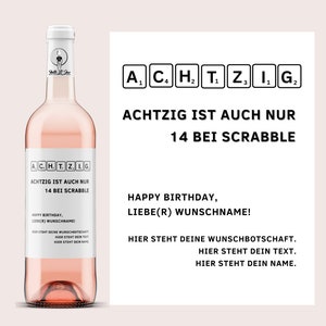 80 ist auch nur 14 bei Scrabble | Personalisiertes Weinetikett | Weingeschenk zum 80. Geburtstag | Weinaufkleber 80 | Netti Li Jae®