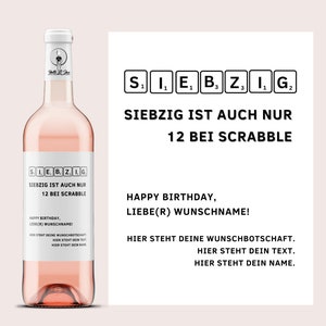 70 ist auch nur 12 bei Scrabble | Personalisiertes Weinetikett | Weingeschenk zum 70. Geburtstag | Weinaufkleber 70 | Netti Li Jae®