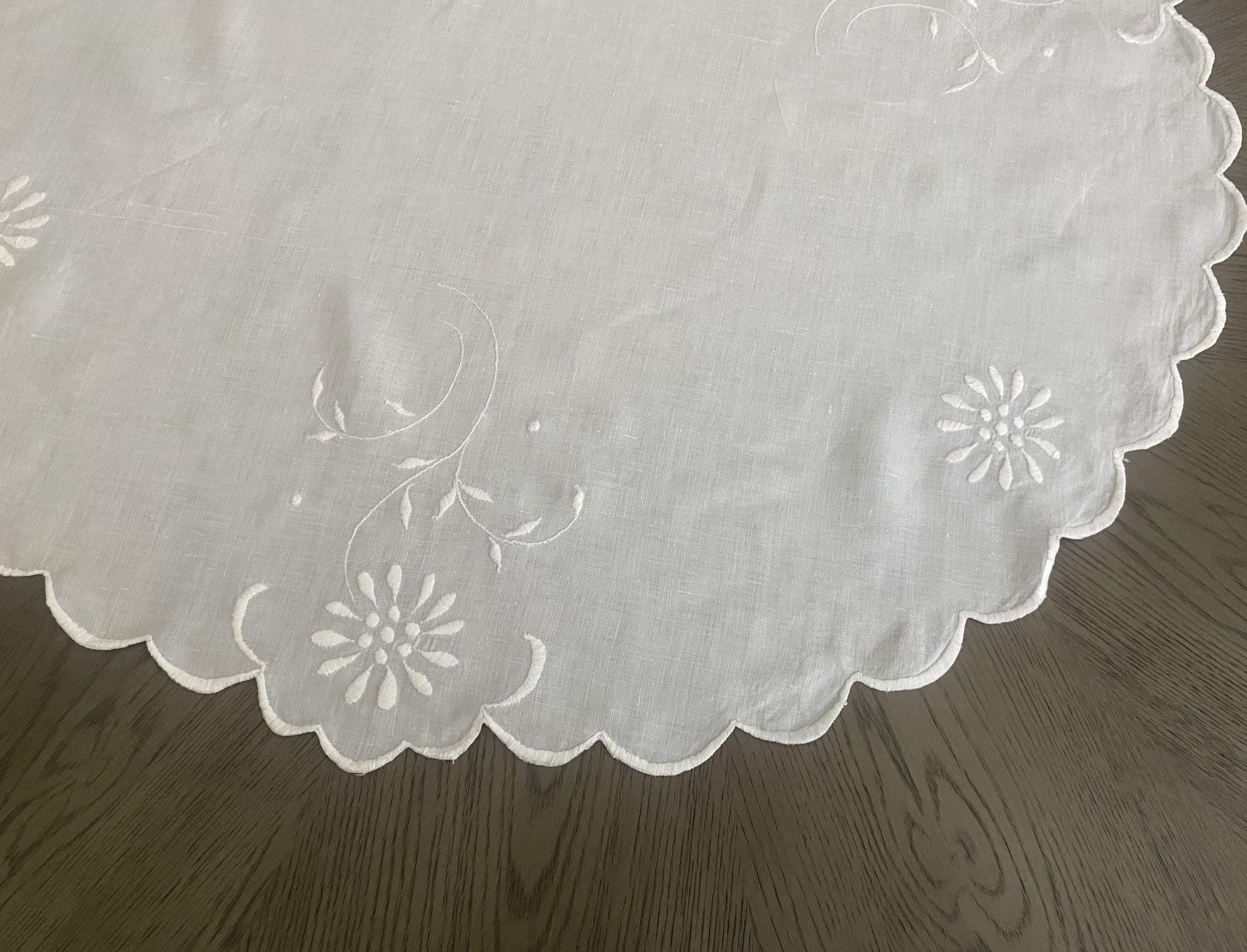 White Table Topper White Embroidered Floral Table Topper Scalloped Edging 33 Inch: Table ...