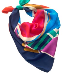 Liz Claiborne Silk Colorful Scarf 30 Inch Vintage Designer Fashion Accessories