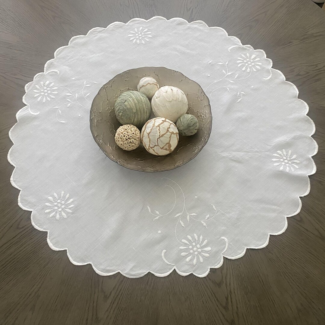White Table Topper White Embroidered Floral Table Topper Scalloped Edging 33 Inch: Table ...