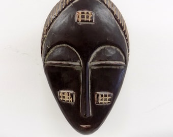 Baule Mask with Scarifications