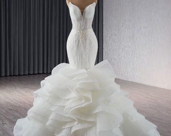 Brand New Ivory Mermaid / Trumpet Wedding Dress With Lace, and Separate  Veil - Etsy