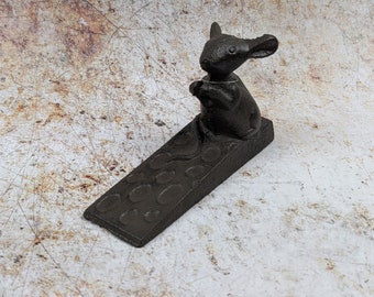 Cast Iron Mouse Door Stop: Talking Mouse on Cheese Wedge