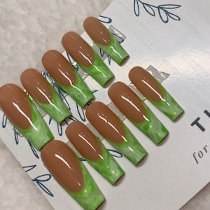 Green Marbled French Tip Press On&#39;s