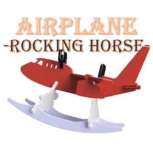 Könnte beinhalten: Ein rotes, flugzeugförmiges Schaukelpferd mit schwarzen Griffen und einer hellblauen Wippenbasis. Der Text "AIRPLANE ROCKING HORSE" wird über dem Spielzeug angezeigt. Das Spielzeug ist für Kinder konzipiert.