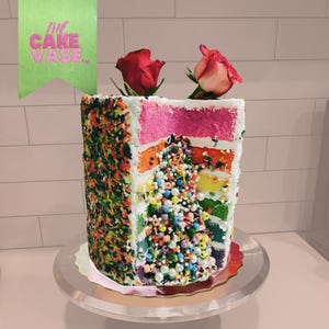 Regenbogen Sprinkle FAKE CAKEVase | Nicht essbares Faux Cake |  Wohndekor