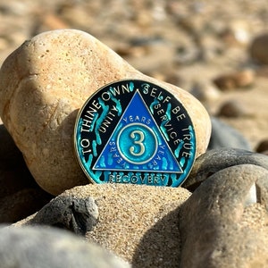 Hand-painted AA 3 year chip | Blue Sobriety Medallion | Recovery gift | Alcoholics Anonymous Coin | Serenity Prayer Token | UK Product