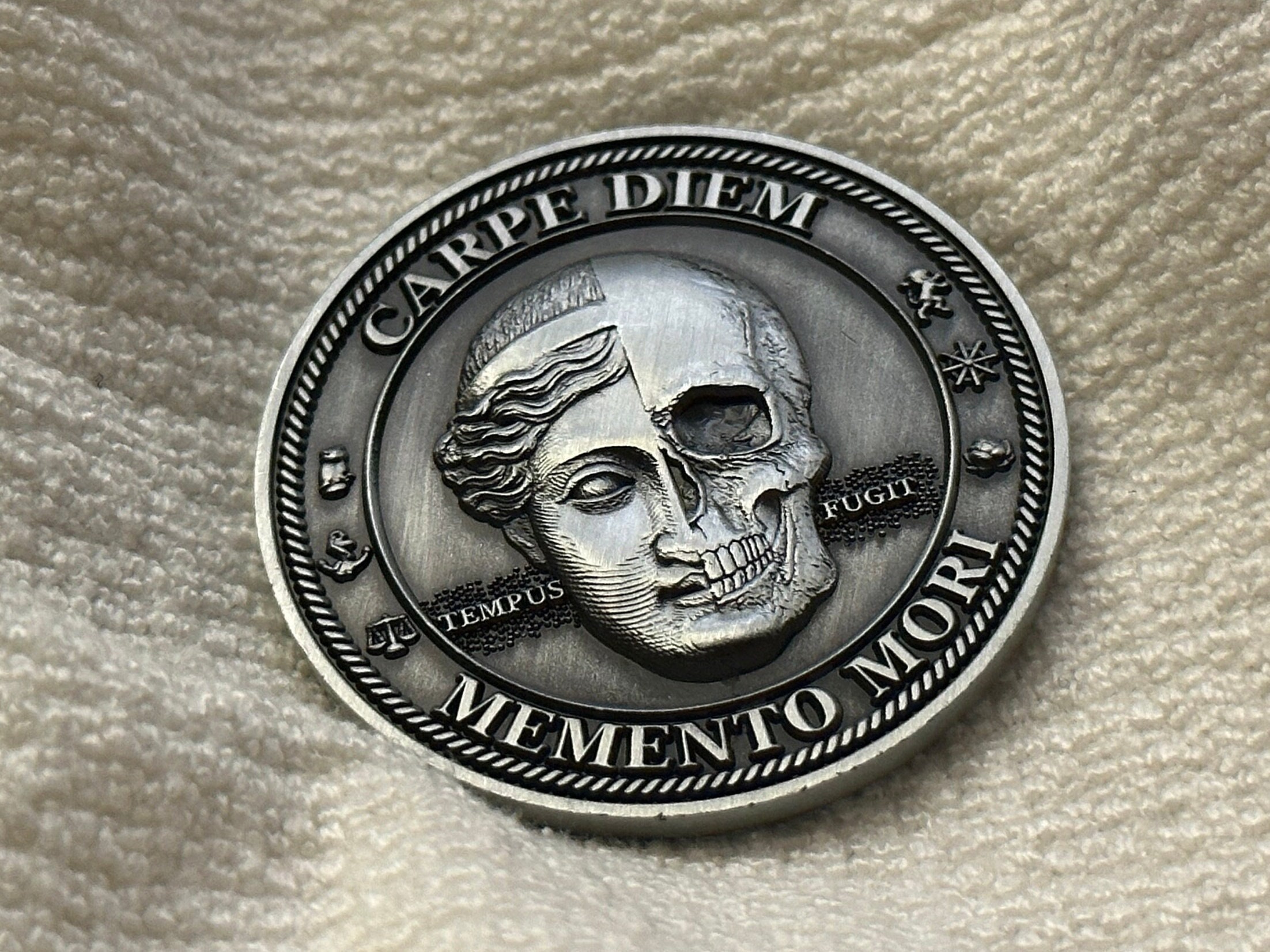 Philosophy Gift Coin Memento Mori Carpe Diem Challenge Coin - Motivational  Life & Death Reminder Coin For Daily Inspiration Memento Mori Challenge Coin