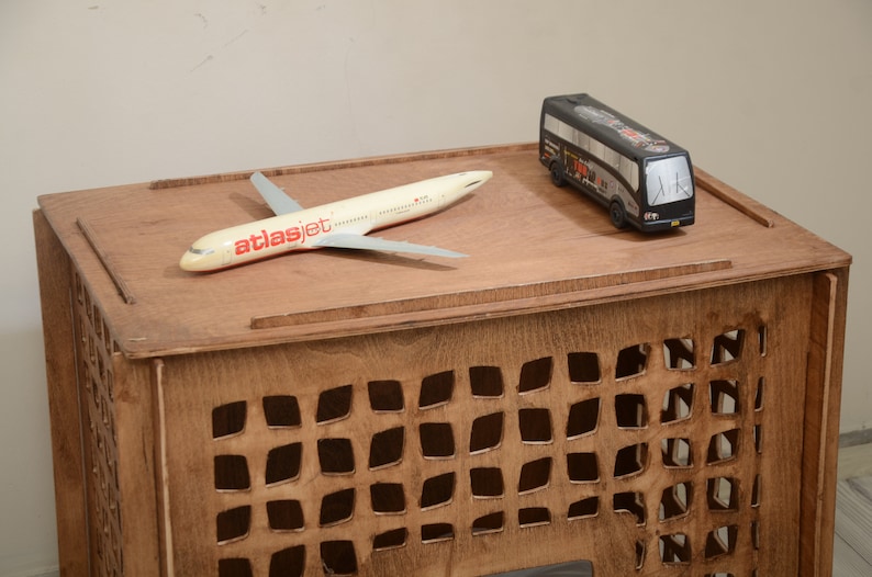 Hundebox aus Holz im Möbelstil – Haustierhaus für drinnen Bild 2