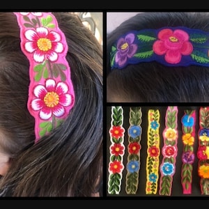 Diademas bordadas a mano en varios colores.