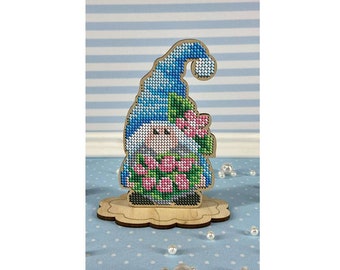Wood bead embroidery Spring gnome with a bouquet of flowers, Bead Embroidery Kit dwarf figurine, DIY bead home decor, Beading kit Gnome