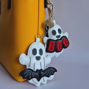Halloween Ghost Keychain Bead Embroidery Kit, Cute Boo Ghost Craft Kit, Faux Leather Beaded Purse Charm DIY, Spooky Bat Bag Pendant Preciosa
