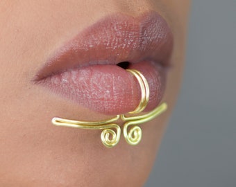 Anneau pour les lèvres artificiel en cuivre fait main - Contour des lèvres tribal sans piercing