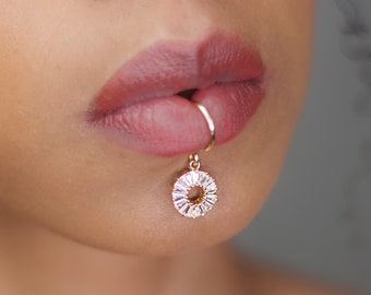 LIPLORE - GOLD AURA 5 | Gold Crystal Dangle Lip Cuff - No Piercing Needed, Lip Ring, Faux Piercing, Pendant Lip Hugger