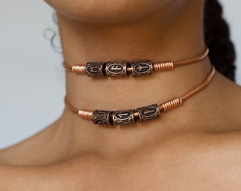 FIL ETHER - SCRIBE | Collier géométrique futuriste - Ras de cou en métal avant-gardiste, oeuvre d'art à porter, bijoux tendance, festival, carnaval