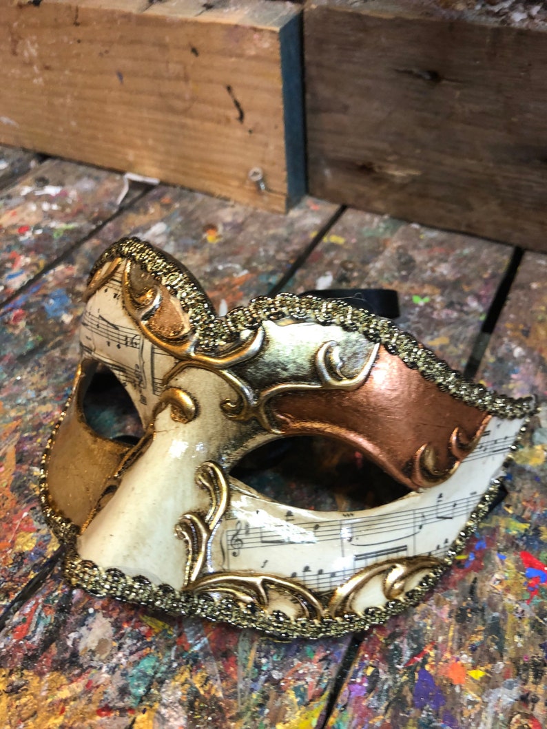 Gouden Colombina-masker Carnavalsmasker gemaakt in Venetië Ogenmasker Met de hand ontworpen en beschilderd afbeelding 3