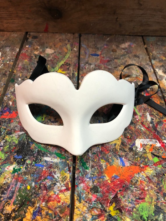 Maschera Veneziana di carnevale Maschera colombina bianca da pittura. maschera per bambino. -  Italia