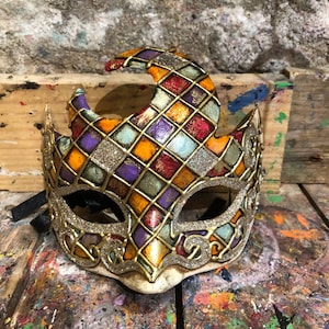 Venezianische Augenmaske mit Glitzer und handdekoriert mit leuchtenden Farben - Venezianische Karnevalsmaske, ideal für gesellschaftliche Veranstaltungen