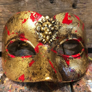 Original Venetian golden mask hand painted by expert craftsmen for carnival parties