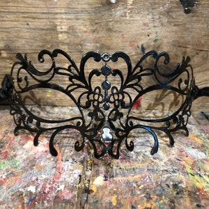 Venetian eye mask for carnival parties - Hand-decorated Venetian mask - Metal mask.