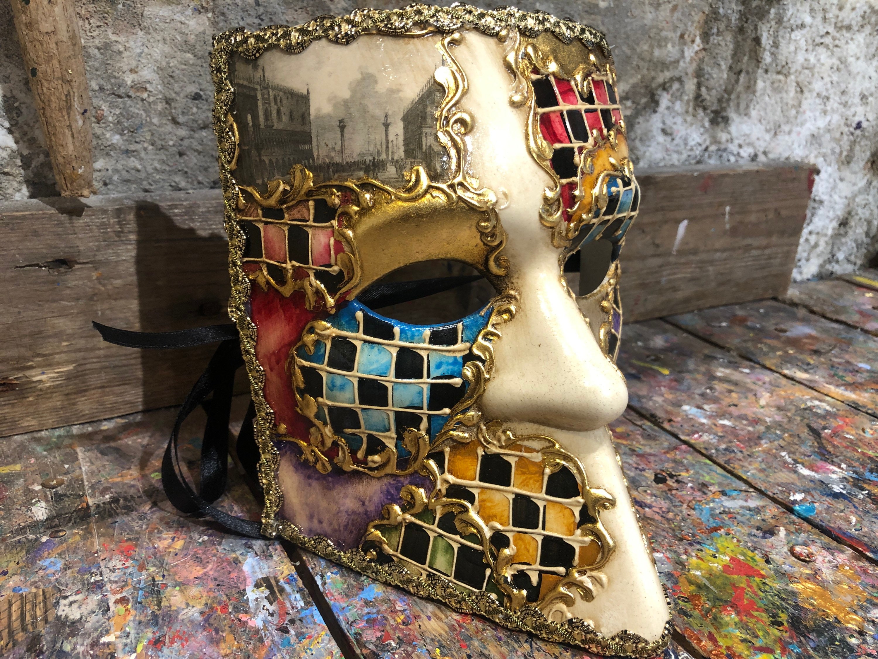 ジャコモ・カサノヴァのオリジナルのベネチアンマスク。ベネチアン職人