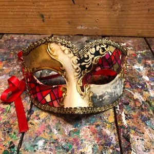 Venetian carnival mask, hand drawn and painted - Venetian eye mask for parties - Elegant carnival eye mask