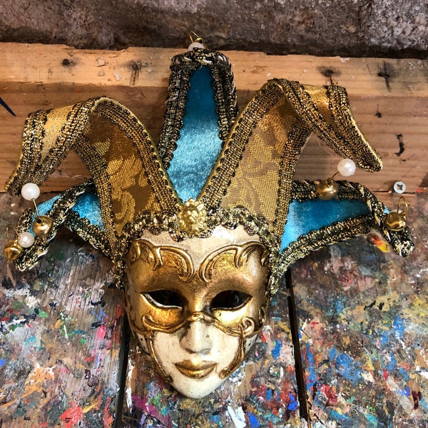 Jolly Venetian mask decorated with gold leaf and precious fabrics - Handcrafted mask for decorations - Not wearable