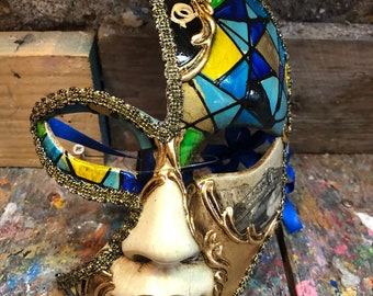 Moon-shaped carnival mask - Elegantly hand-decorated Venetian mask - Carnival party mask