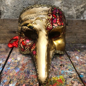 Original Venetian mask of the Commedia dell&#39;Arte for carnival parties hand painted