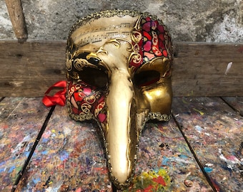 Origineel Venetiaans commedia dell'arte masker voor carnavalsfeesten, met de hand beschilderd