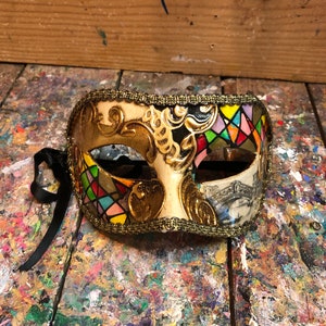 Venetian mask decorated with harlequin colors - Venetian carnival mask made and decorated by hand - Party mask