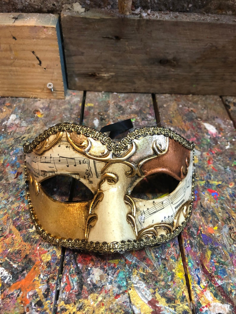 Gouden Colombina-masker Carnavalsmasker gemaakt in Venetië Ogenmasker Met de hand ontworpen en beschilderd afbeelding 1