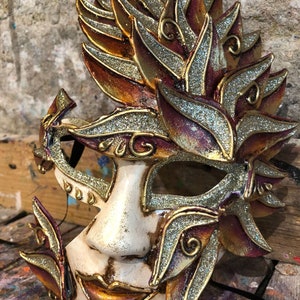 Half face carnival mask decorated with silver and amber petals - Hand decorated Venetian mask - Ideal for parties