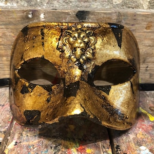 Original Venetian mask for carnival parties hand painted by Venetian artisans