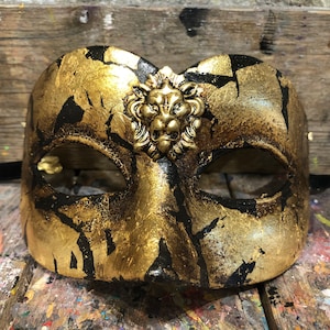 Original Venetian mask hand-painted for Carnival parties by expert local craftsmen.