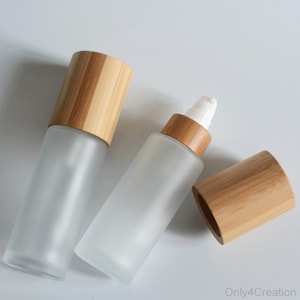 1-200pcs Serum Lotion Bottle Flat Shoulder Frosted Glass Bottle Natural Bamboo Cap Cosmetic Packaging Wholesale Facial Cream Bottle Bulk